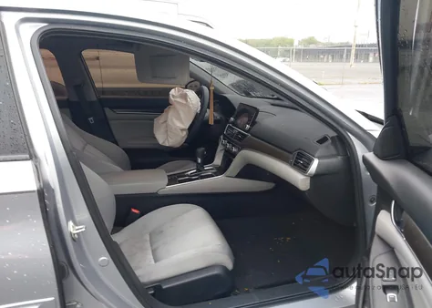 2018 Honda Accord Ex z USA, uszkodzony, nr VIN 1HGCV1F40JA267232